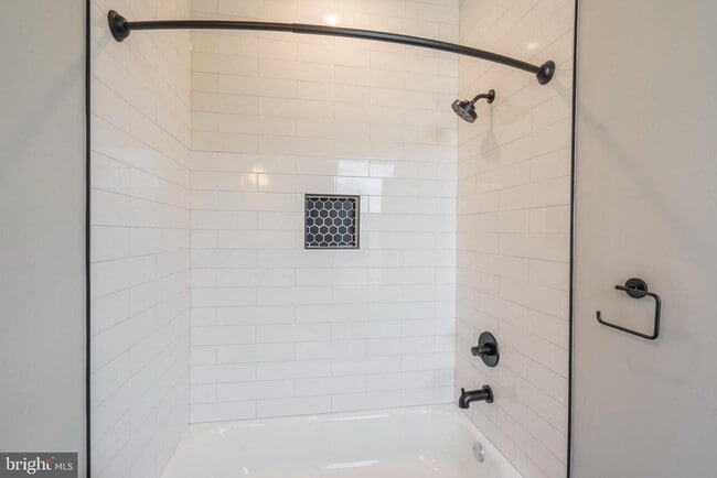 Building Photo - 435 N 35th St