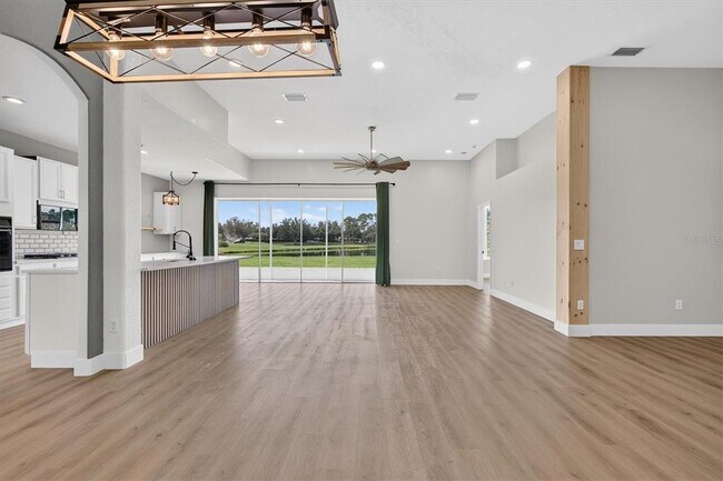 Building Photo - 10725 Banfield Dr
