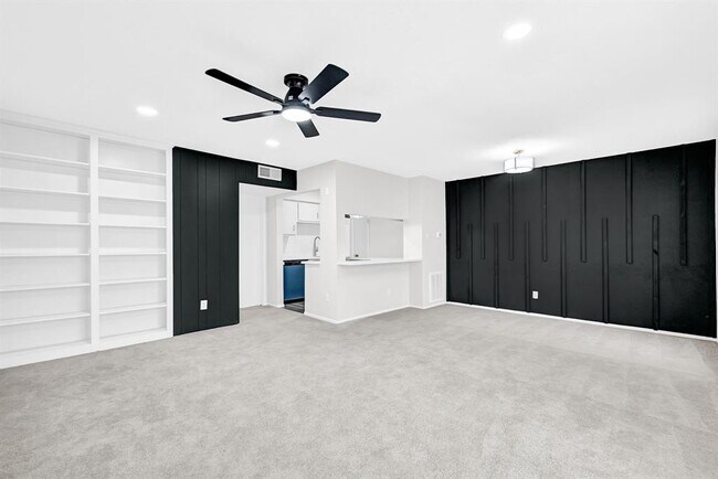 Building Photo - 6410 Del Monte Dr