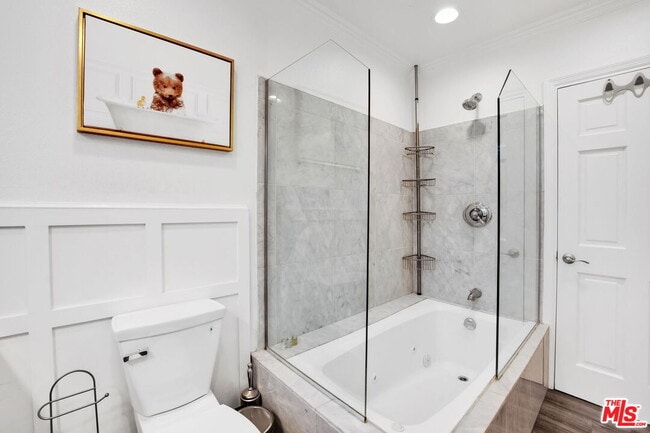 Building Photo - 8345 White Oak Ave