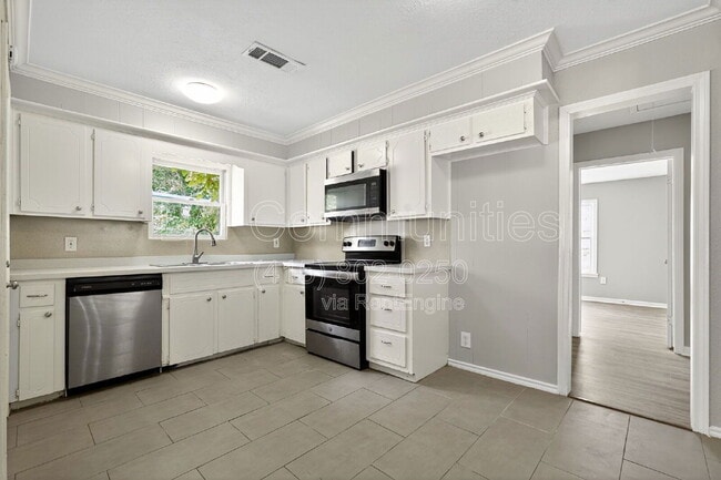 Building Photo - 709 S 7th St