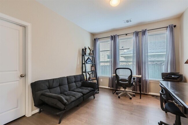 Building Photo - 2225 Sauterne Dr