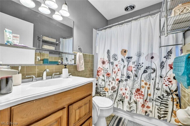 Building Photo - 5200 Royalton Rd