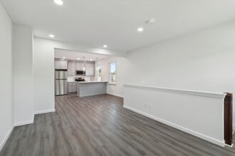 Building Photo - 146 Nassau St