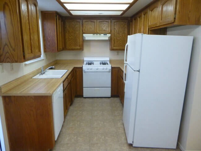 Building Photo - uni600