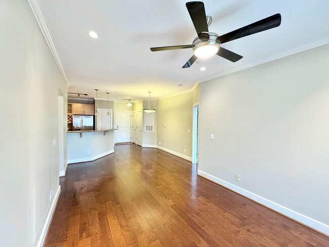 Building Photo - 2 Bedroom in Winstead Commons! Convenient to Lawndale Dr, Battleground Ave, and More!