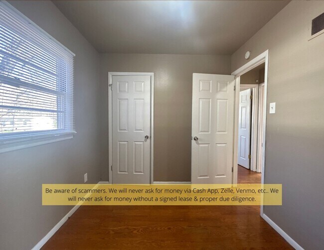Building Photo - 1412 Broadlawns Ln