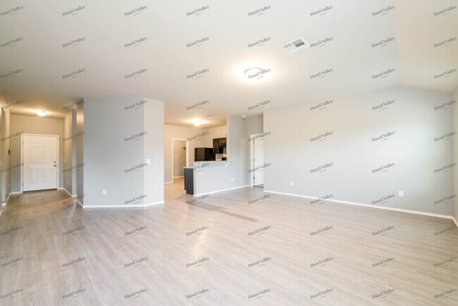 Building Photo - 734 W Lola Dr