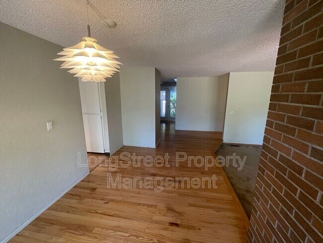 Building Photo - 5510 NW Innisbrook Pl