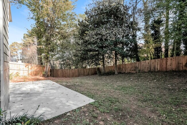 Building Photo - 7078 Shore Rd