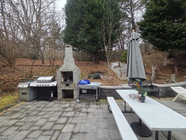 Building Photo - 67 Deer Run Dr S