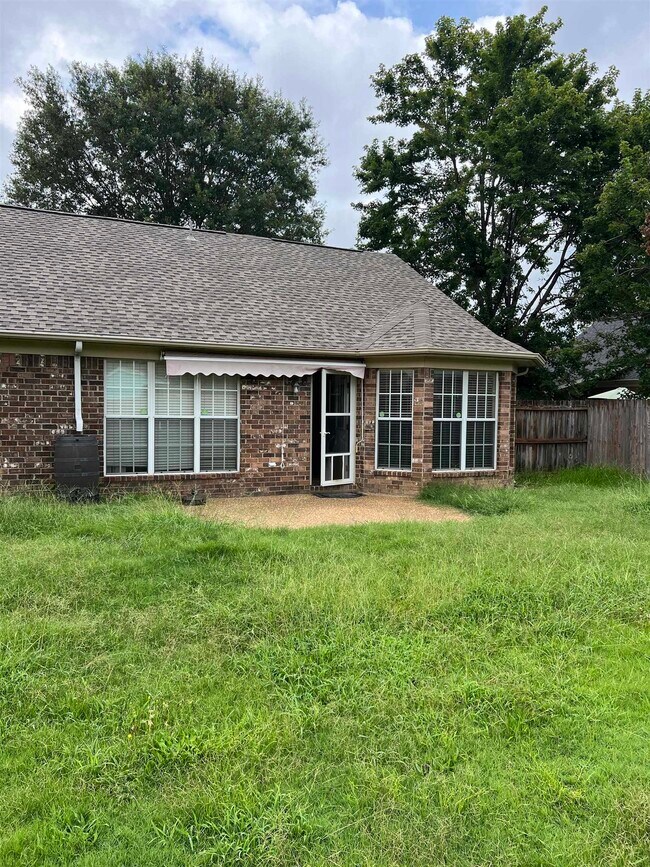 Building Photo - 9837 Oldham Dr