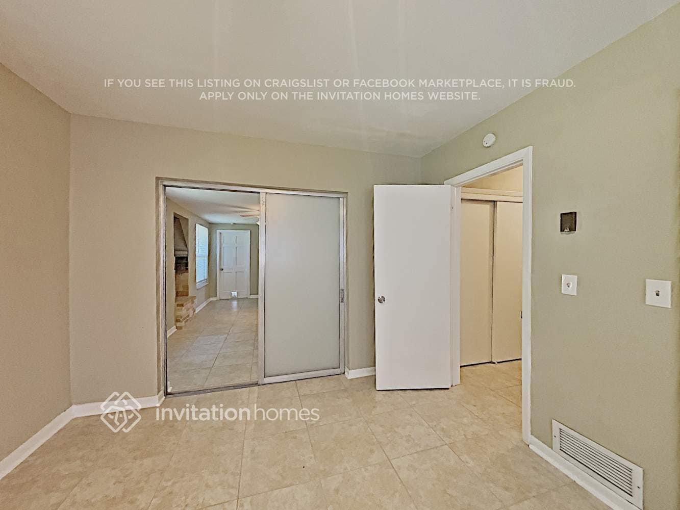 Building Photo - 12160 Croft Dr N