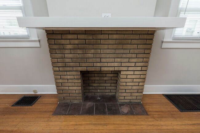 Building Photo - 616 Colorado Ave