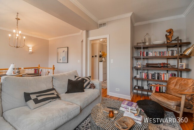 Building Photo - 2209 N Drake-1