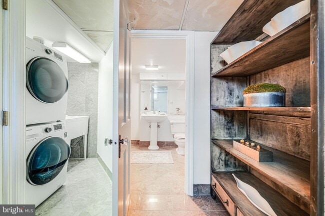 Building Photo - 4817 Chevy Chase Blvd