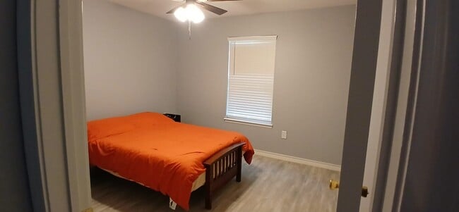Building Photo - 2201 Timberline Dr