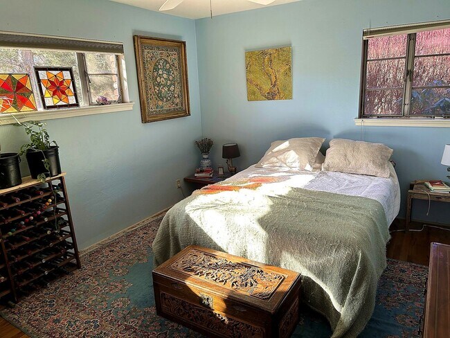 Building Photo - Beautiful Old Southwest Reno Home with Huge Private Yard