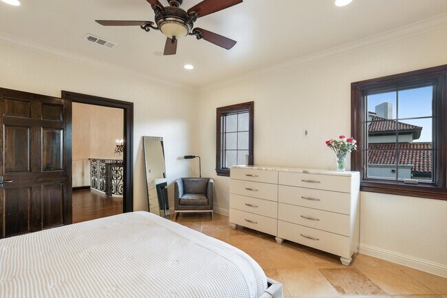 Building Photo - 5007 Cedar Creek Dr