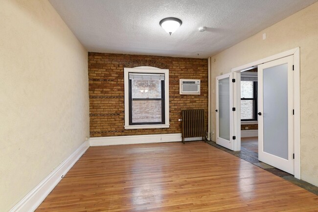 Building Photo - 1204 Harmon Pl