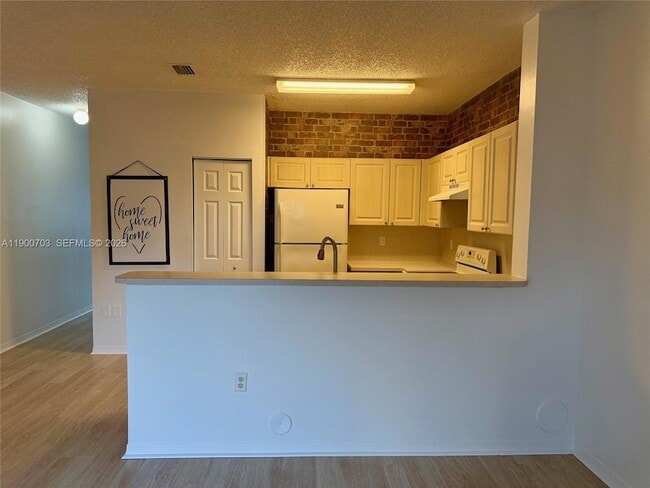 Building Photo - 2239 SE 25th Ave