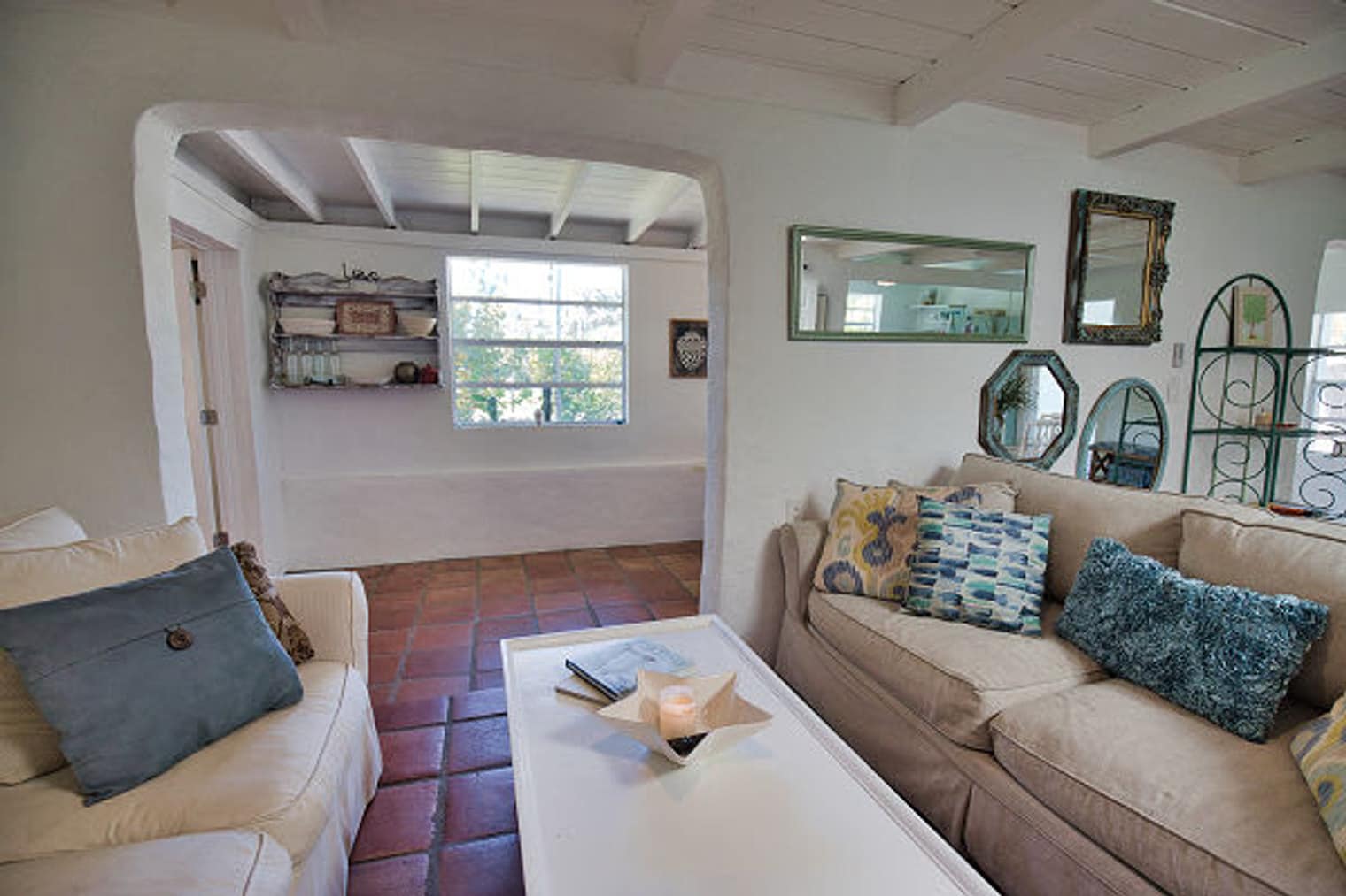 Building Photo - 650 Edwards St