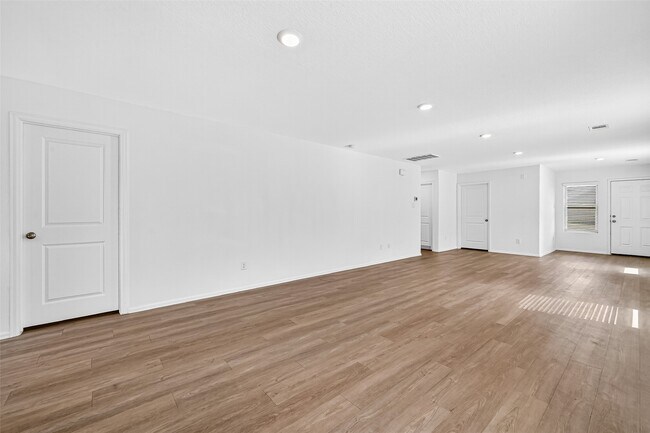 Building Photo - 7719 Cedar Birch Dr