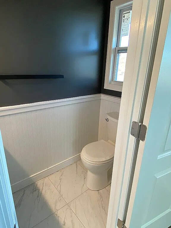 Building Photo - 1029 Commack Rd