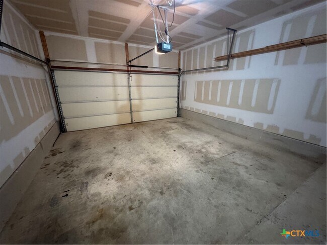 Building Photo - 125 Windfield Path