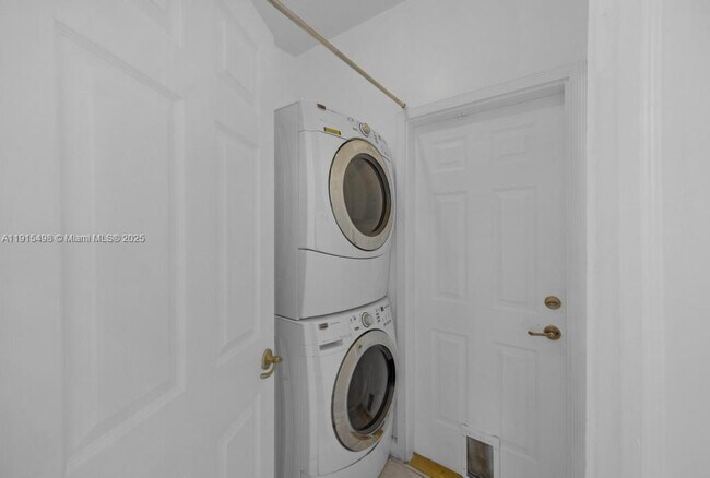 Building Photo - 4863 NW 109th Path