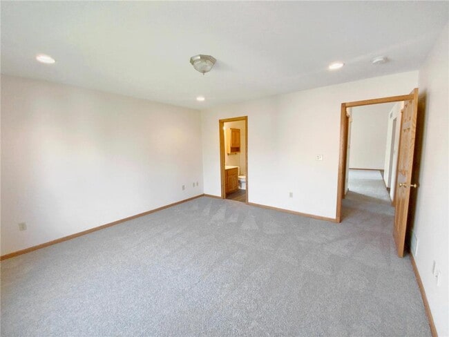 Building Photo - 3647 Ironwood Ct SW
