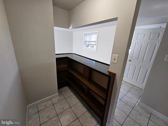 Building Photo - 14236 Caroline St