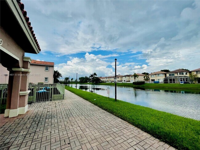 Building Photo - 6560 NW 114th Ave