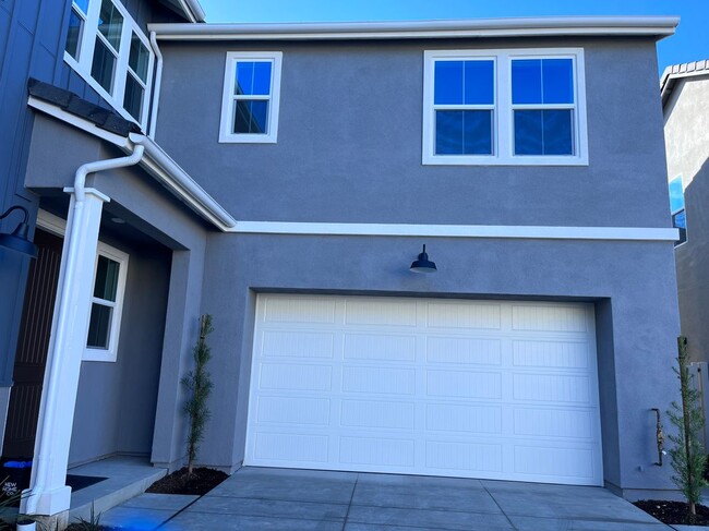 Building Photo - 4077 Pomelo Dr