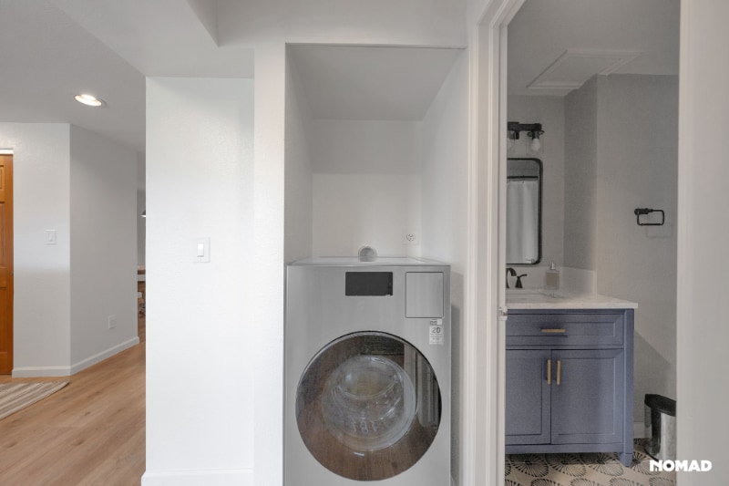 Building Photo - 7980 Fairview Rd