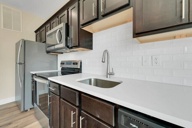 Building Photo - West Beverly Lofts - 204