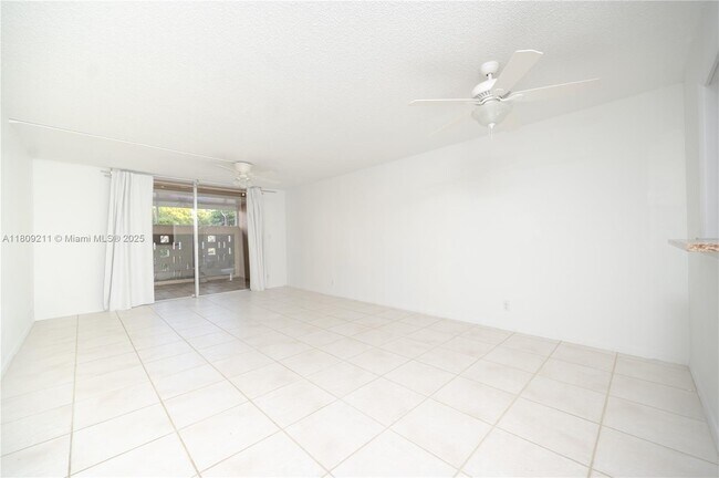 Building Photo - 404 NW 68th Ave