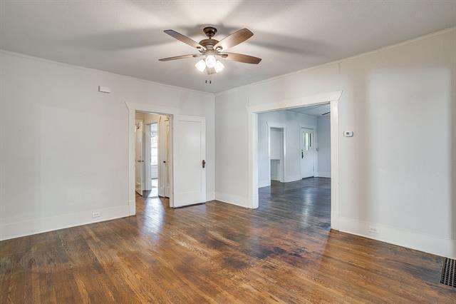 Building Photo - 2312 Mistletoe Ave