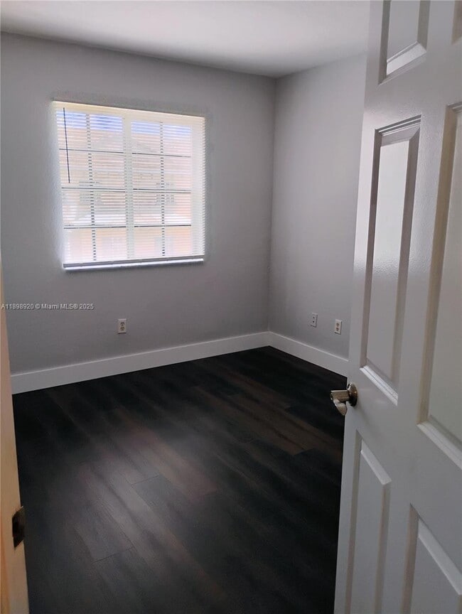 Building Photo - 1115 Lucaya Dr