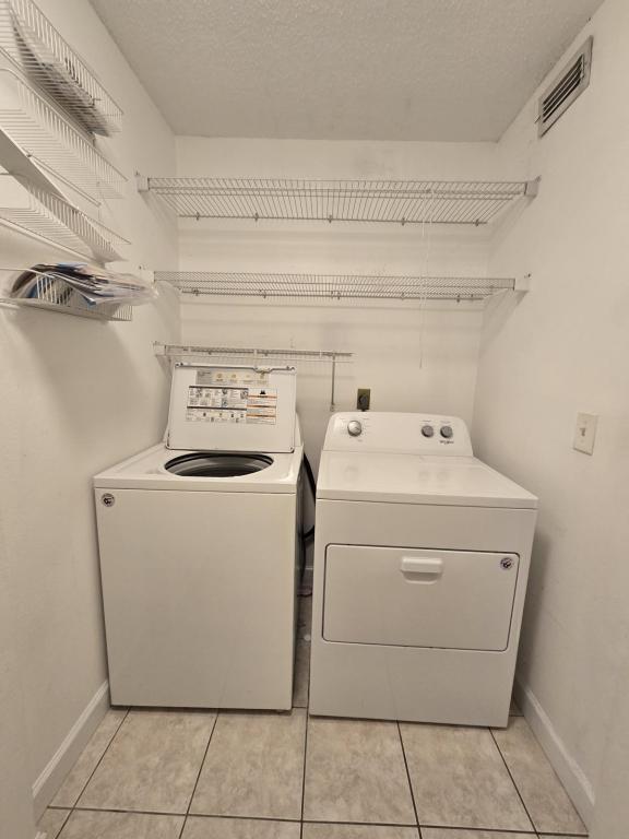 Building Photo - 9418 Nakoma Way