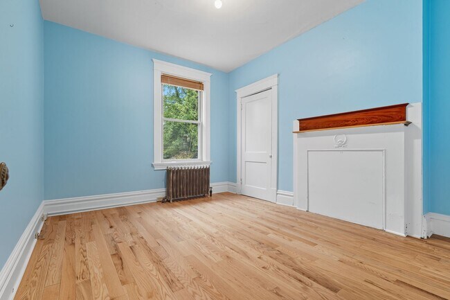 Building Photo - Historic 5-bedroom Home in Squirrel Hill