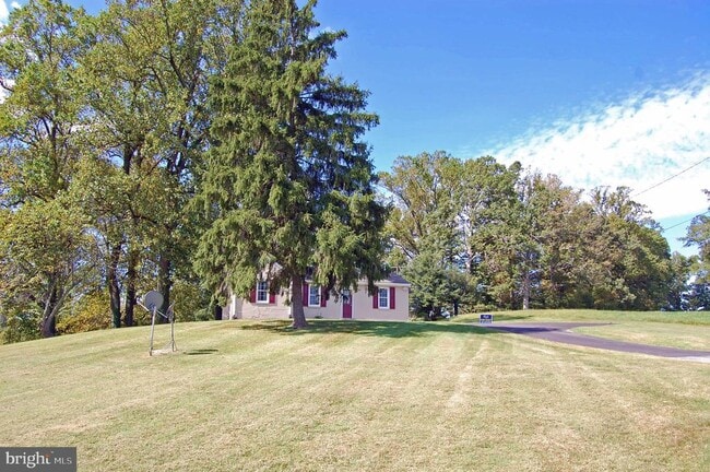 Primary Photo - 3 Churchview Rd
