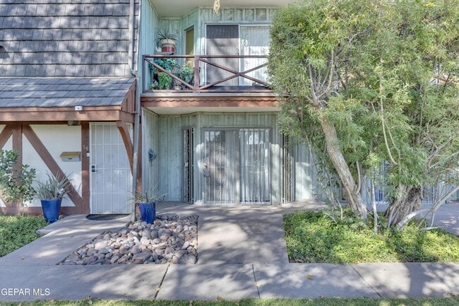 Primary Photo - 350 Thunderbird Dr