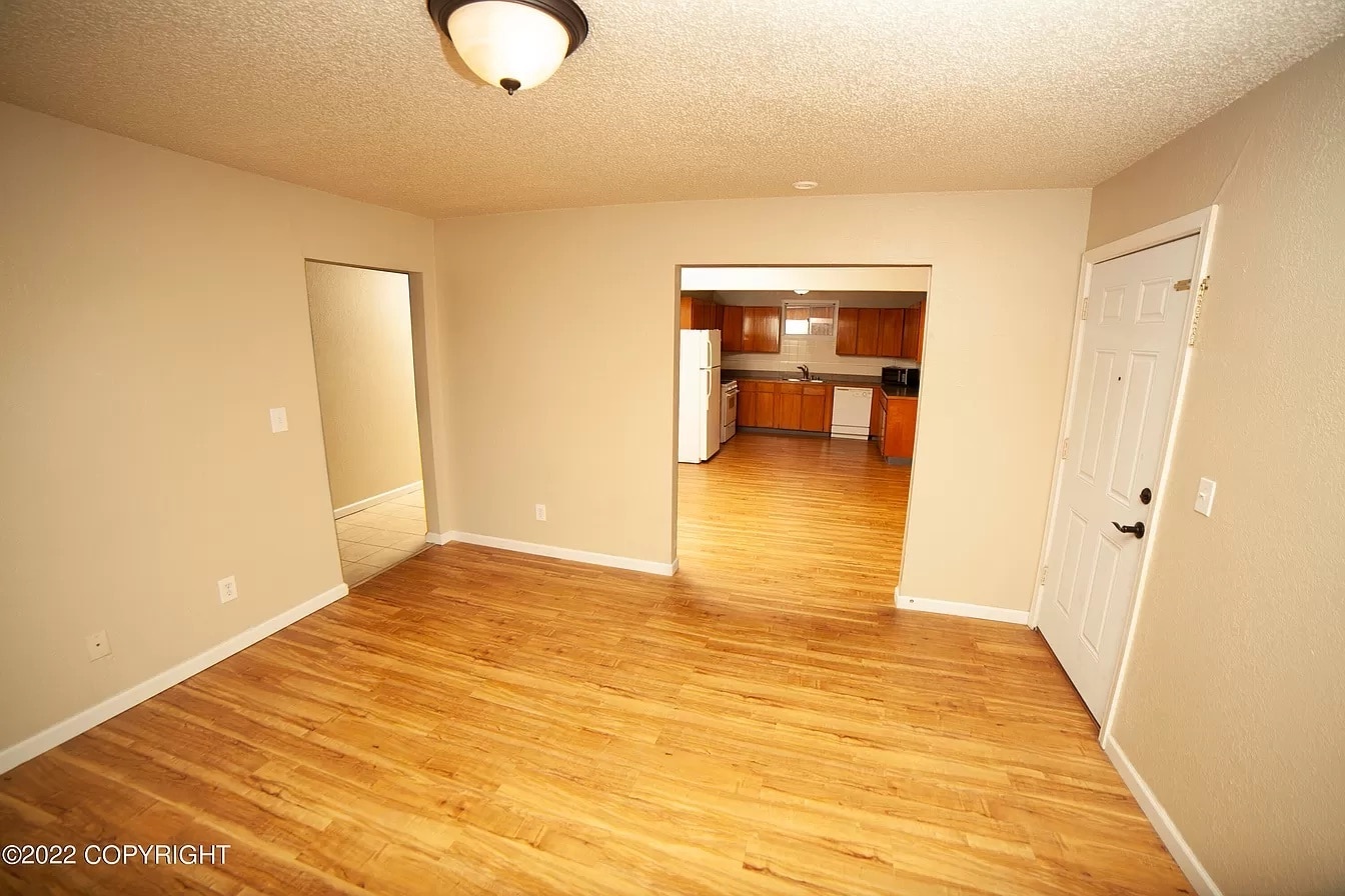 Building Photo - 16943 Hanson Dr
