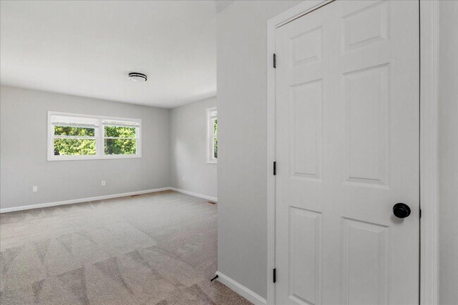 Building Photo - 1844 Brier Ln