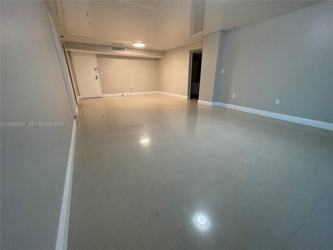 Building Photo - 210 174th St