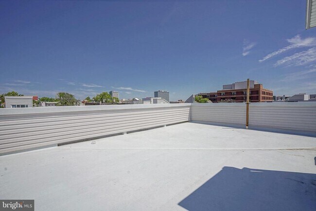 Building Photo - 1710 Cambridge St