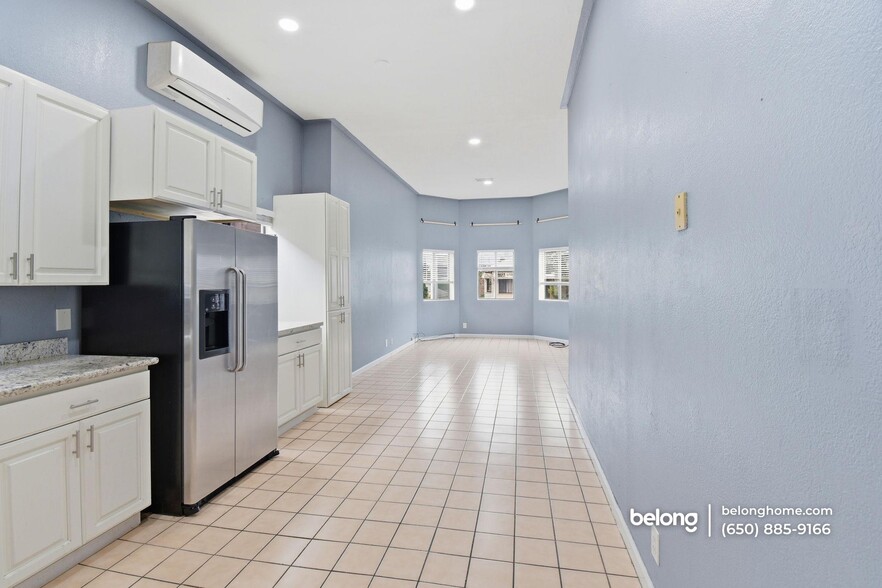 Building Photo - 3221 Helen St