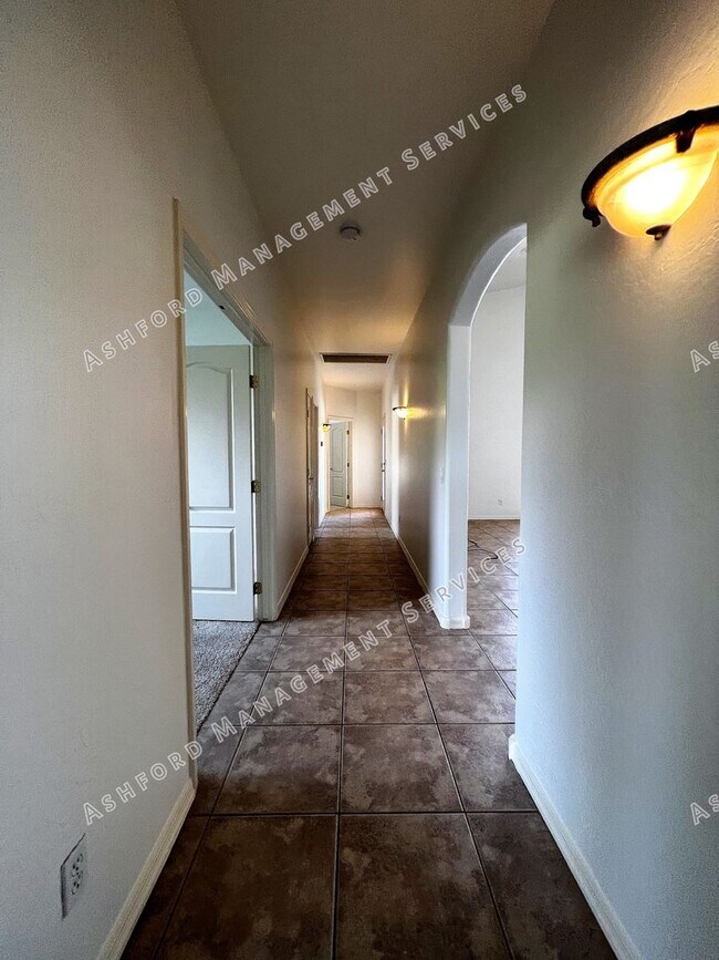 Building Photo - ***MOVE IN SPECIAL***BEAUTIFUL 4 BEDROOM P...
