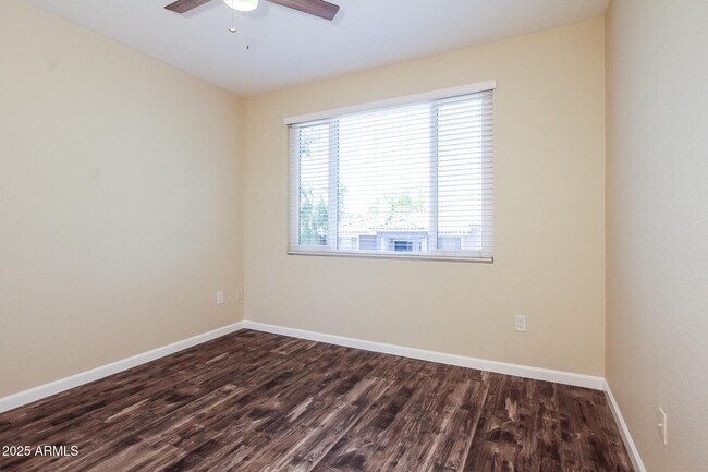 Building Photo - 5401 E Van Buren St
